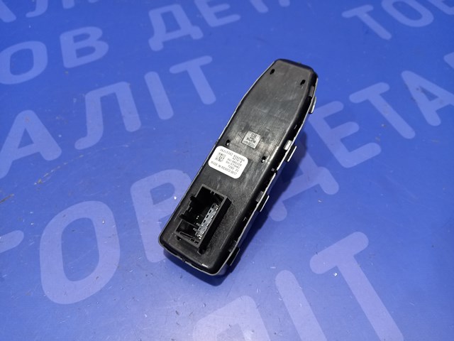 GM 26218342 Кнопочный блок управления стеклоподъемником передний правый в наличии Тернополь