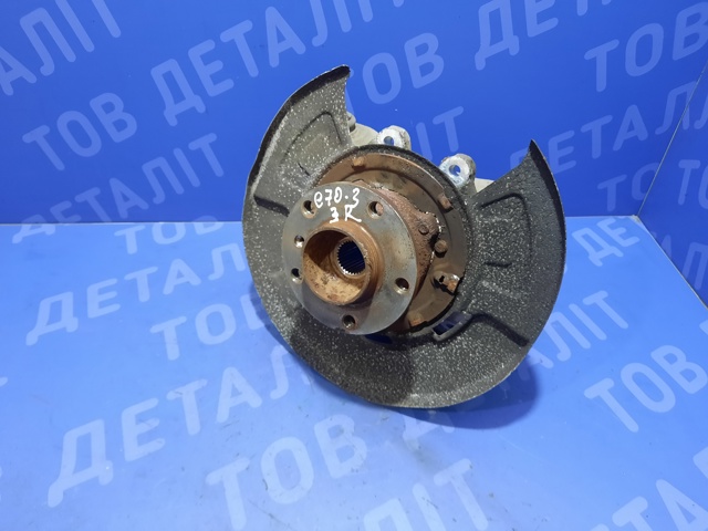 BMW 33326879102 Цапфа (поворотный кулак) задний правый в наличии Ирпень