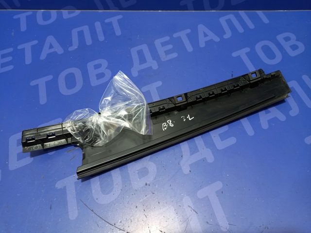 3G0839901T041 Накладка двери задней левой вертикальная купить Чернигов