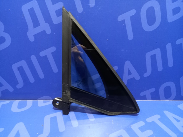 Стекло-форточка двери, передней, правой 3G0845114F VAG
