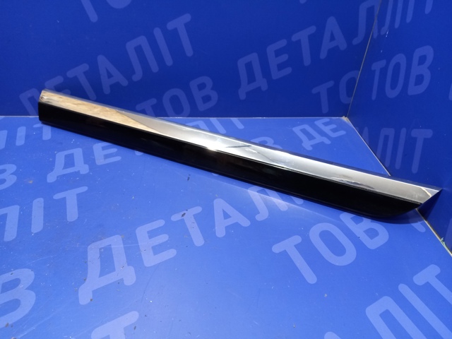 Накладка задней левой двери, нижняя 3G0853777GRU VAG