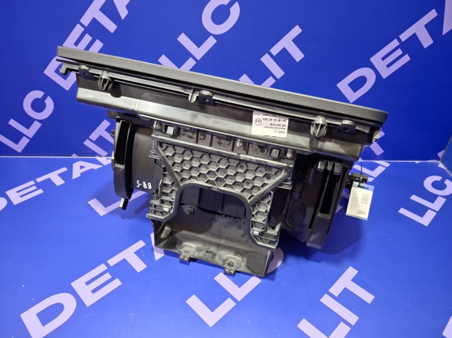 3G1857101ARA3 VAG Крышка перчаточного ящика (бардачка) купить в Кривой Рог