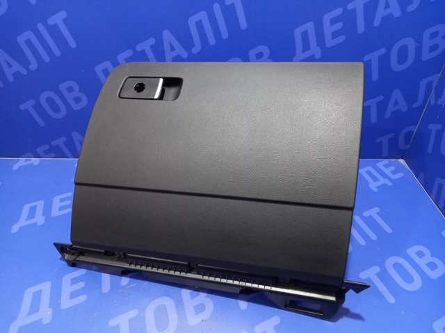 3G1857101ARA3 VAG Крышка перчаточного ящика (бардачка) купить в Украина