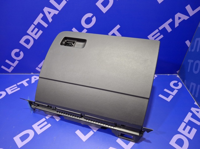 3G1857101ARA3 Крышка перчаточного ящика (бардачка) купить Черкассы