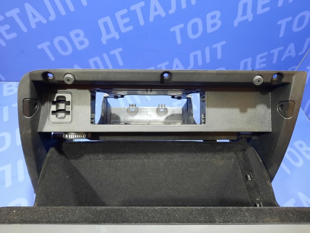 VAG 3G1857101ARA3 Крышка перчаточного ящика (бардачка) в наличии Черновцы