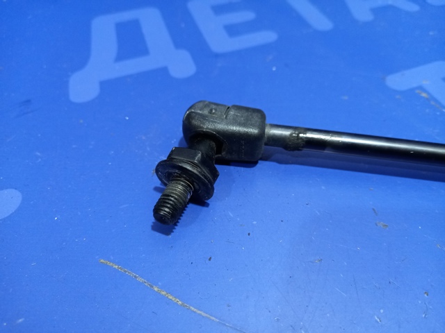 Амортизатор двери багажника 3G9827550B VAG