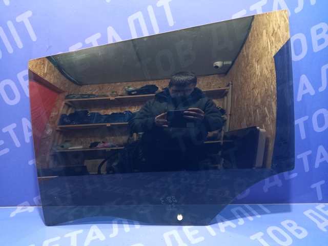 Стекло задней двери, левой 3G9845025E VAG