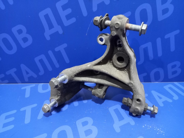 3Q0505434G VAG Цапфа (поворотный кулак) задний правый купить в Киев