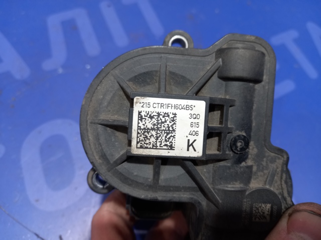 Мотор привода тормозного суппорта заднего стояночной системы 3Q0998281A VAG