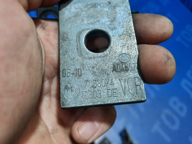 Завеса двери передней правой 41517176848 BMW
