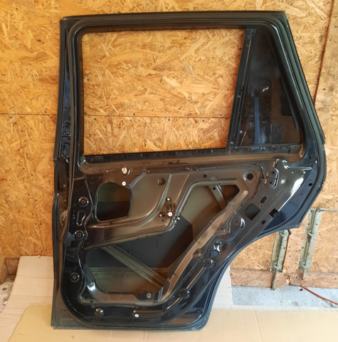 Дверь пассажирская задняя правая 41527261482 BMW