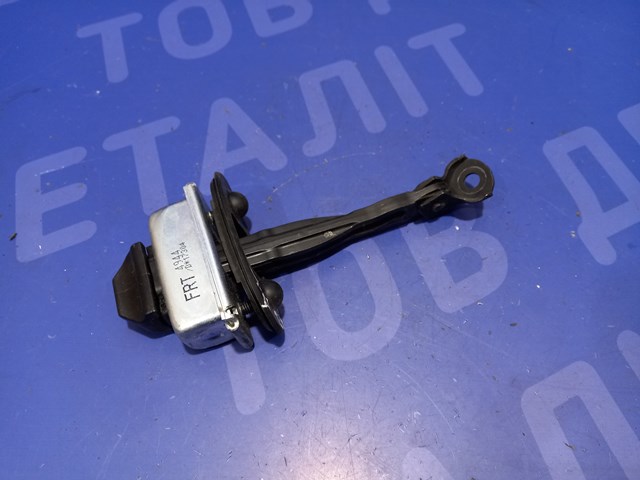 Ограничитель открывания двери, передний 42364944 GM