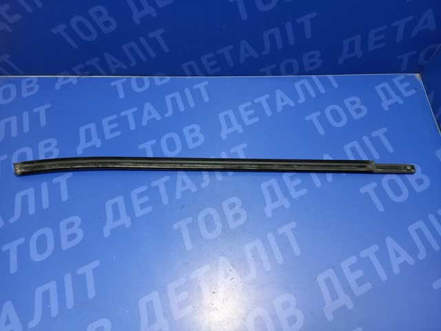 Молдинг опускного стекла нижний, двери передней, левой 42469793 GM