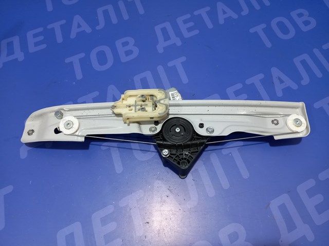  Механизм стеклоподъемника правой задней двери 42521386 GM