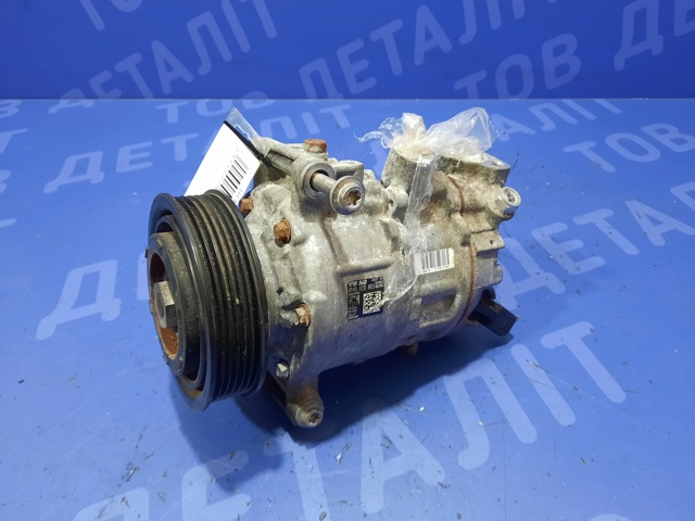 Компрессор кондиционера 4M0820803 VAG