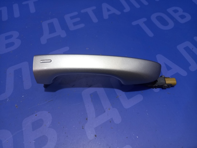 Внешняя ручка правой двери 510837206LGRU VAG