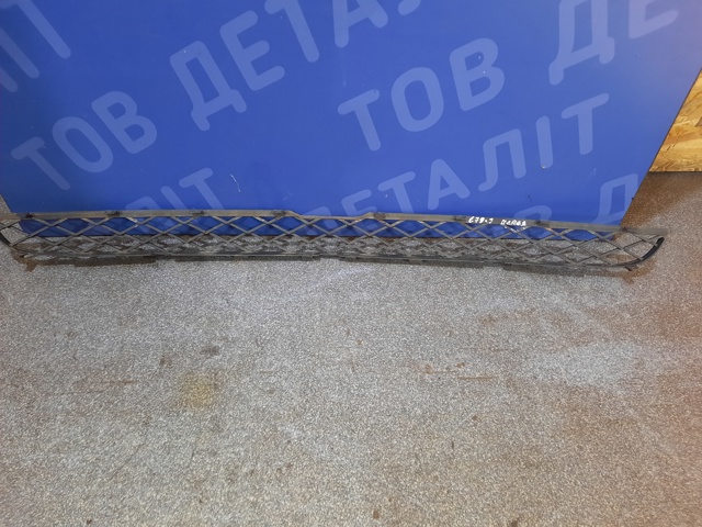 Решетка бампера переднего верхняя 51117159597 BMW
