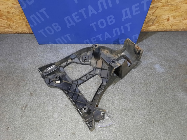 51127227758 BMW Кронштейн бампера заднего внешний правый купить в Украина