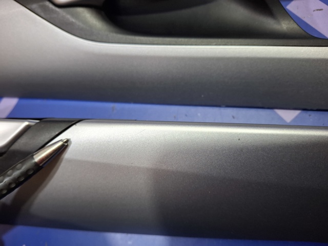 51459270468 BMW Молдинг (накладка) приборной панели "торпедо" правый купить в Чернигов