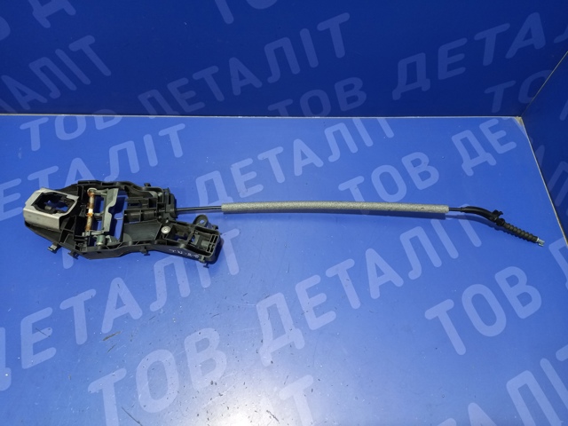 Держатель наружной ручки двери, передней левой 517837811L VAG