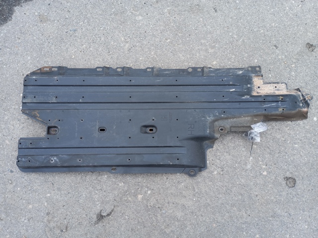 SUBARU 56411SG000 Защита днища правая в наличии Тернополь