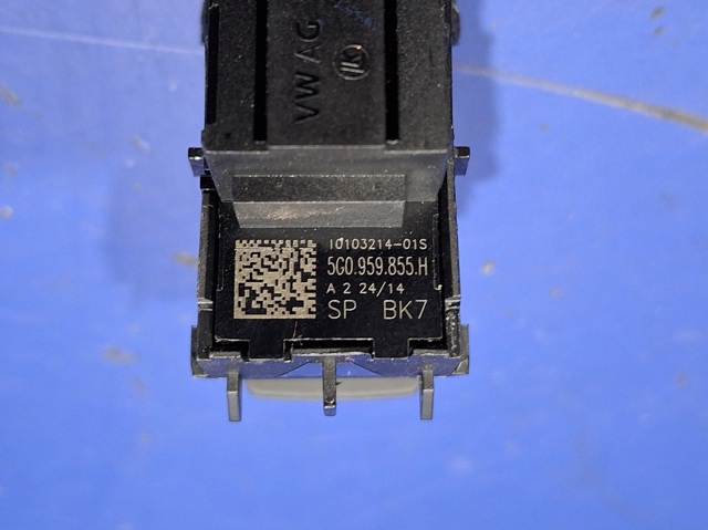 VAG 5G0959855H Кнопка включения мотора стеклоподъемника задняя в наличии Полтава