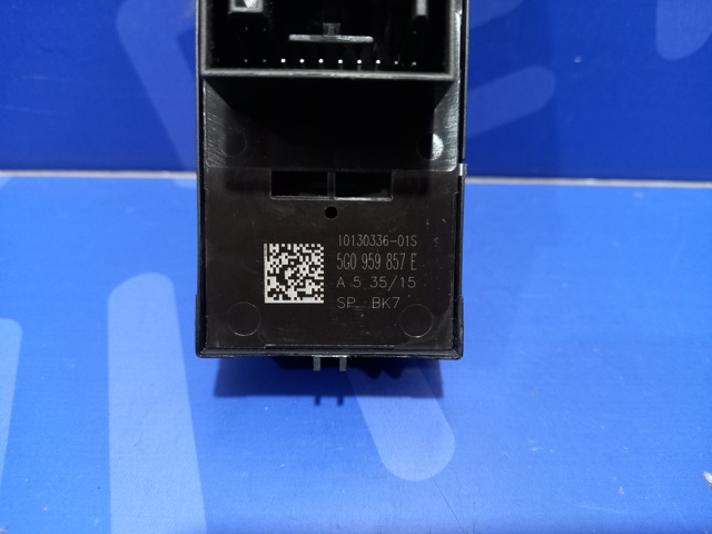 5G0959857EWZU VAG Кнопочный блок управления стеклоподъемником передний левый купить в Черкассы