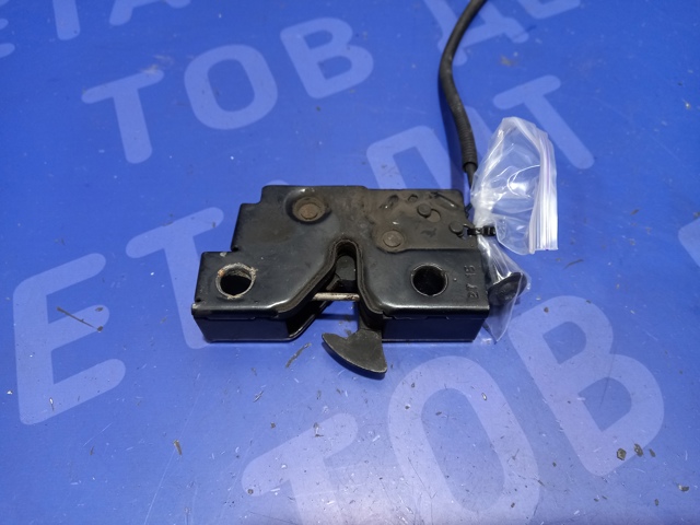 Запор капота (замок и привод замка капота) 5G1823509C VAG