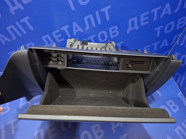 VAG 5G1857114E82V Ящик перчаточный (бардачок) в наличии Сумы