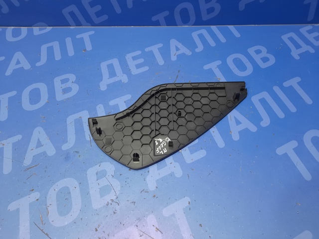 VAG 5G1858217A82V Крышка боковая панели "торпедо", левая в наличии Сумы