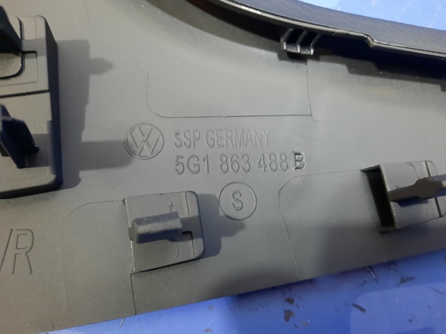 VAG 5G1863488BLX1 Накладка декоративная центральной консоли в наличии Ужгород