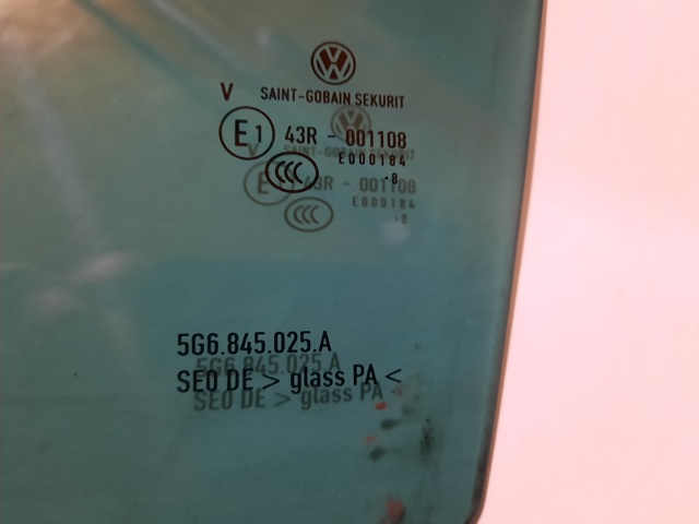 5G6845025A Стекло двери задней левой купить Полтава