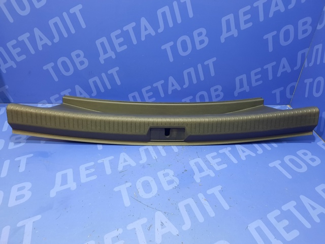 VAG 5G6863459K82V Облицовка задней панели багажника в наличии Житомир