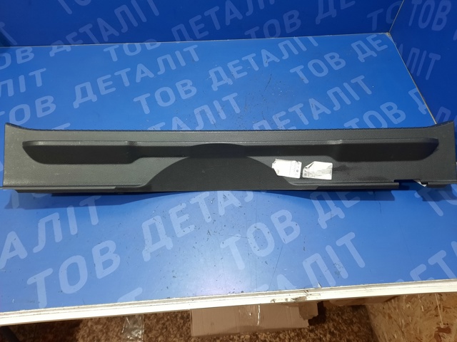 5G6863459K82V Облицовка задней панели багажника купить Винница