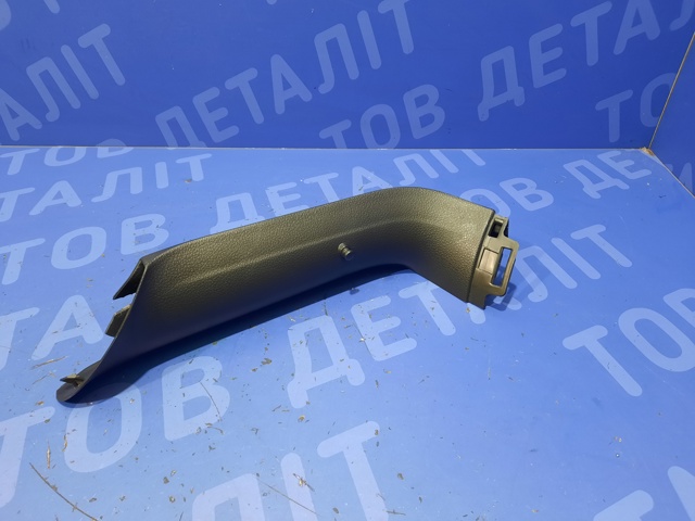 Облицовка багажника пятой двери 5G6867714C82V VAG
