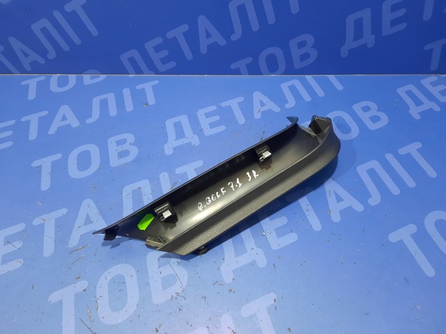 VAG 5G6867714C82V Обшивка (облицовка) крышки багажника (двери 3/5-й задней) в наличии Ирпень