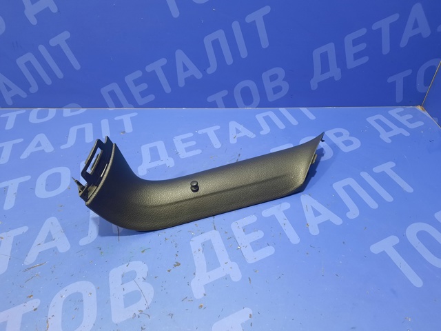5G6867714C82V Обшивка (облицовка) крышки багажника (двери 3/5-й задней) купить Винница