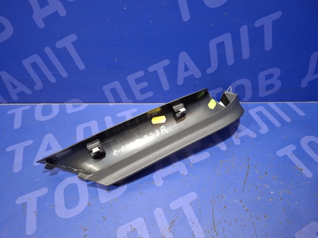 VAG 5G6867714C82V Обшивка (облицовка) крышки багажника (двери 3/5-й задней) в наличии Черновцы