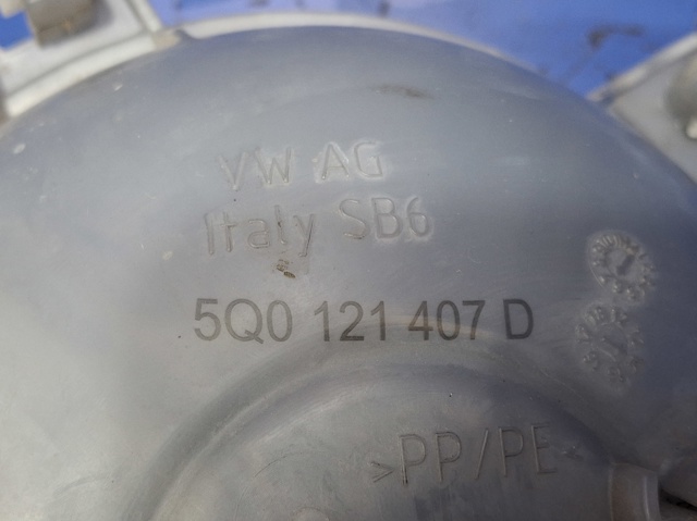 VAG 5Q0121407AA Бачок системы охлаждения расширительный в наличии Украина