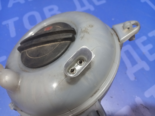 Бачок расширительный Фольксваген Пассат B8