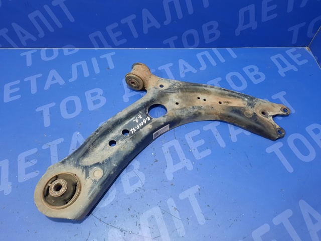 Нижний правый рычаг передней подвески 5Q0407152R VAG