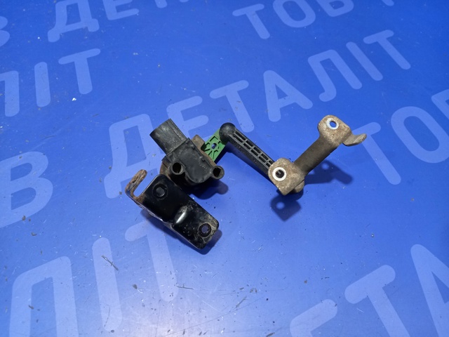 Датчик уровня положения кузова, задний левый 5Q0512521F VAG