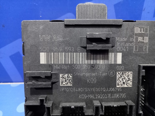 Блок комфорта передней двери 5Q0959593EZ00 VAG