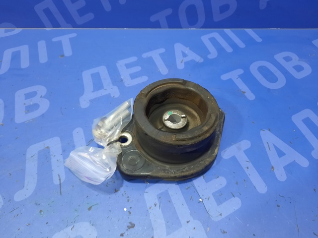 Подушка трансмиссии (опора коробки передач), левая 5QE199555D VAG