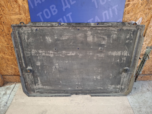 5QE825218C VAG Защита днища задняя купить в Николаев