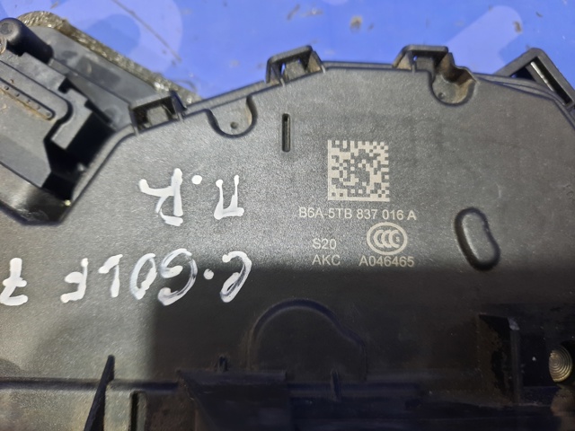 5TB837016C Замок двери передней правой купить Ужгород