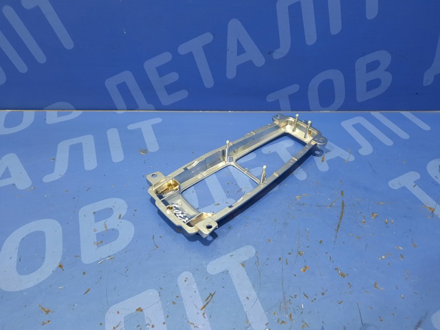 BMW 61316975467 Накладка консоли рычага переключения передач АКПП в наличии Тернополь