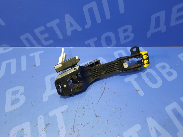 Держатель наружной ручки двери, задней правой 62142AN00A SUBARU