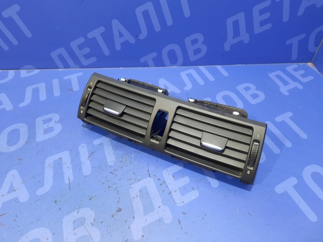 64229220101 BMW Решетка вентиляции салона на "торпедо" купить в Чернигов