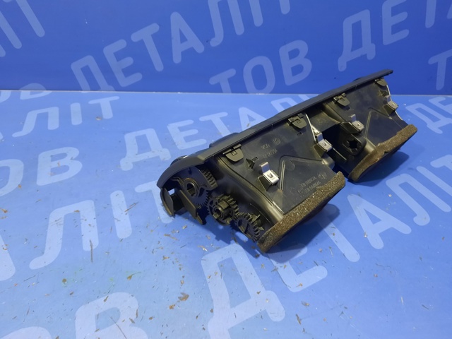 64229220101 BMW Решетка вентиляции салона на "торпедо" купить в Винница